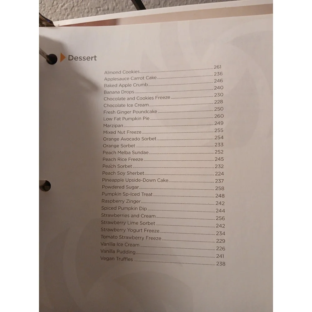 Vitamix Cookbook :‎ 250 Delicious Whole Food Recipes to Make in Your Blender #14
